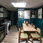 82A Dalston Lane Terrace