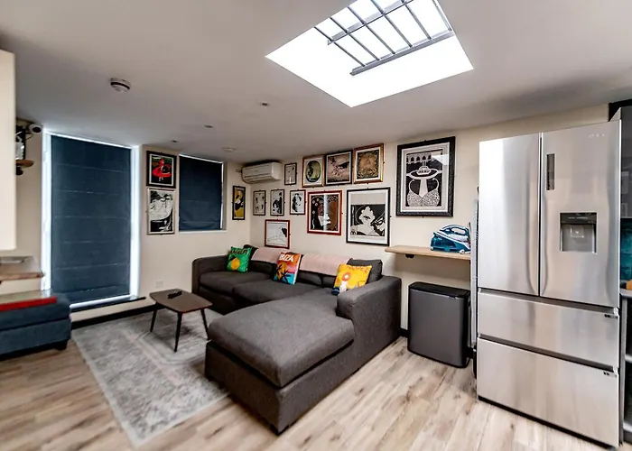 82A Dalston Lane Terrace