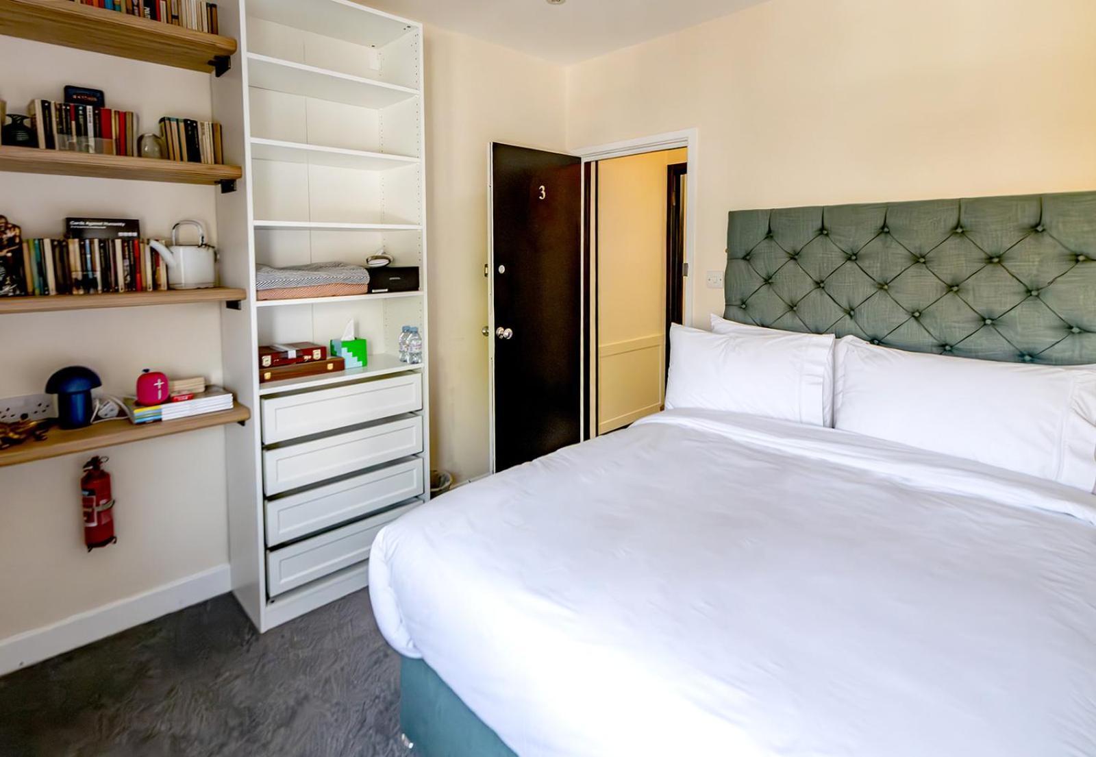 82a Dalston Lane Terrace * Londra